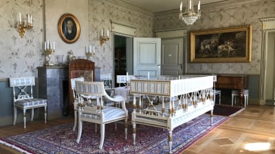 Sal i gustaviansk stil på Brinkhall herrgård.