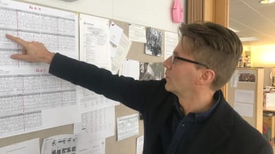 Rektor Peter Lindqvists elever är spridda på många håll i stan