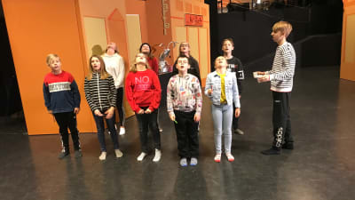 Åbolands teaterskola övar inför storsatsningen Marsipanpojken