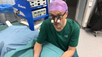 Kirurgen Patrik Lassus ska genomföra Finlands andra ansiktstransplantation.