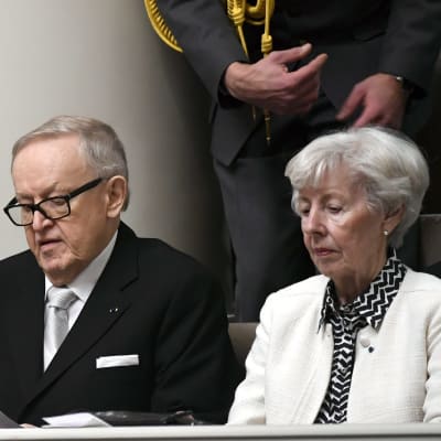 Tarja Halonen, Pertti Arajärvi, Matti Ahtisaari och Tellervo Koivisto var inbjudna till jubileumsplenum 5.12.2017. 