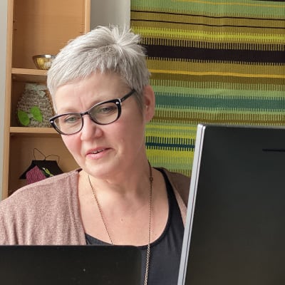 Kuvassa Sari Saarikoski