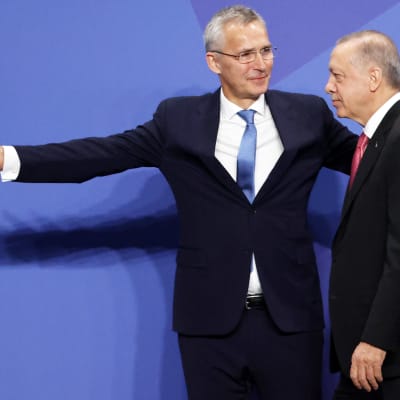 Jens Stoltenberg ja Recep Tayyip Erdogan.