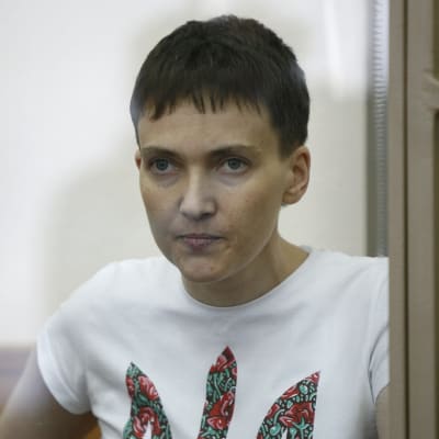 Den ukrainska militärpiloten Nadezdja Savtjenko i rätten i Rostov i mars 2016.