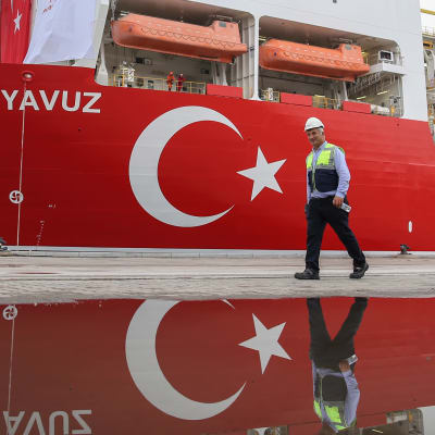 Det turkiska oljeborrningsfartyget Yavuz före avfärd mot cypriotiska vatten.