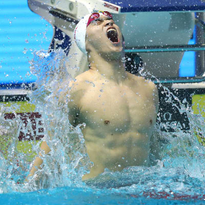 Kiinan urheilun kruununjalokivi, kolminkertainen olympiavoittaja Sun Yang sai kahdeksan vuoden kilpailukiellon, koska ei suostunut yhteistyöhön kotonaan vierailleiden dopingtestaajien kanssa.