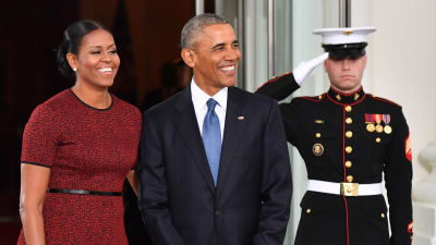 Barack och Michelle Obama sista dagen i Vita huset.
