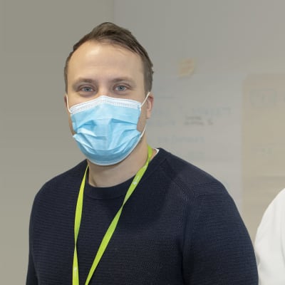 Kuntayhtymä Essoten terveyspalvelujen johtaja Santeri Seppälä ja pandemiapäällikkö Hans Gärdström