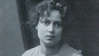 Freya Schoultz studioporträtt