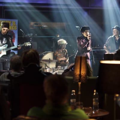 Honey B & T-Bones Ylen M1-studiossa