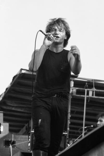 U2s Bono på Ruisrockscenen 1982.