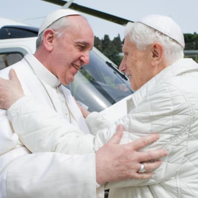 Gamla och nya påven träffades