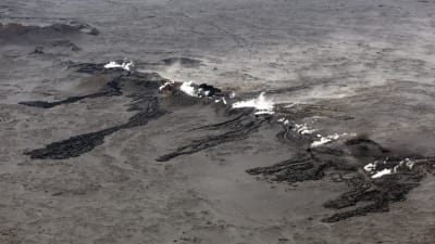 Spricka i lavafältet Holuhraun norr om Vatnajökull.