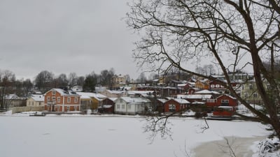 Hus vid Borgå å