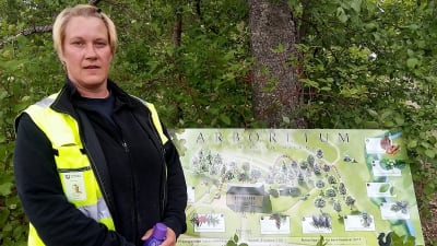 Trädgårdsmästare Pia Grönqvist från Sibbo kommun.