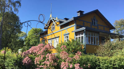 Aatos Virtanens hus idag. Det har döpts om till Villa Aaltonen och är ett av de hus som på sommaren brukar förevisas under  det jättepopulära Lovisa Historiska Hus