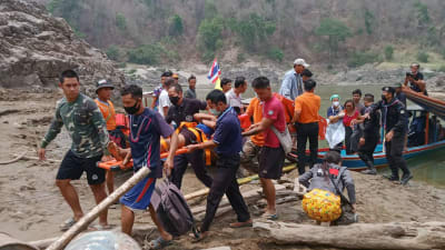 Tusentals människor har flytt från Karen-staten till grannlandet Thailand under de senaste dagarna.