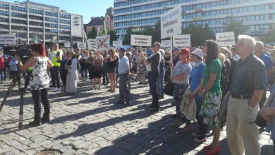vargdemonstration på Vasa torg
