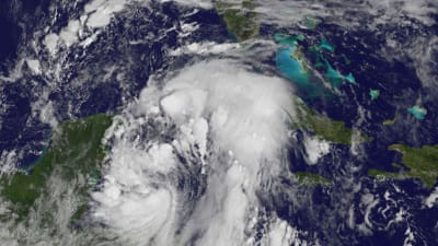 Orkanen Nate kommer antagligen att förstärkas då den sveper över norra Mexikanska golfen 