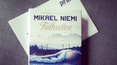 Pärmbild av Mikael Niemis roman "Fallvatten"