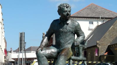 Dylan Thomas staty i Swansea
