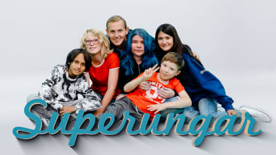 I gruppbild på barnen i UR:s serie Superungar.