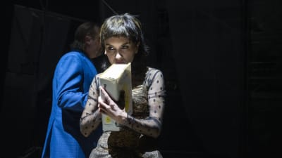 Fanni Noroila som Ofelia.