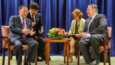 Nordkoreas utrikesminister Ri Yong Ho och USA:s utrikesminister Mike Pompeo på FN-mötet i New York.