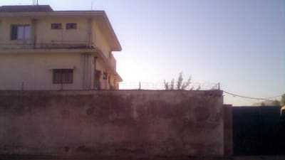 Osama bin Ladens hus i Abbottabad dagen efter att han dödats