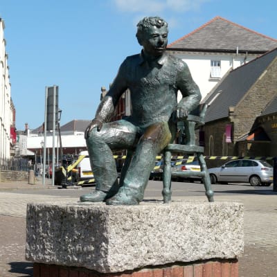 Dylan Thomas staty i Swansea