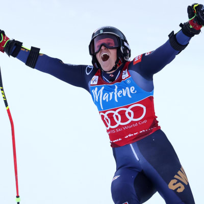 Sara Hector jublar efter att ha vunnit en världscupdeltävling i storslalom.