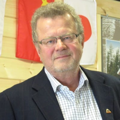 Honkamajojen toimitusjohtaja Kari Tolvanen solmi torstaina aiesopimuksen 4000 neliön hirsihotellista Changchuniin Kiinaan.