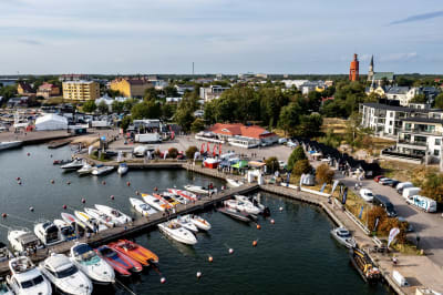 båtar i hamn