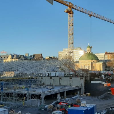 Parkeringen under Åbo salutorg byggs vintern 2020.