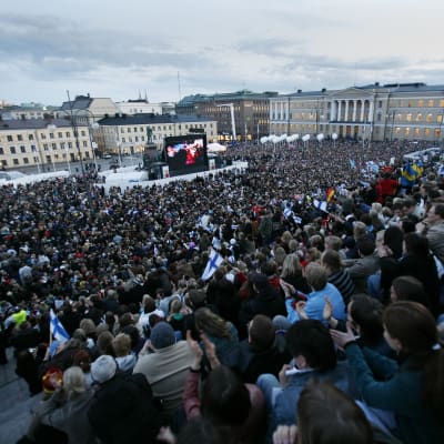 Bild från Senatstorget i Helsingfors under finalen av ESC 2007