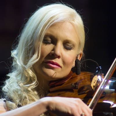 Nästan unplugged: Linda Lampenius