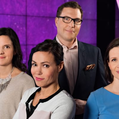 A-studion juontajat Kirsi Heikel, Susanne Päivärinta, Jan Andersson ja Johanna Vesikallio.