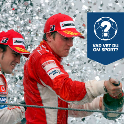 Kimi Räikkönen och Fernando Alonso firar.