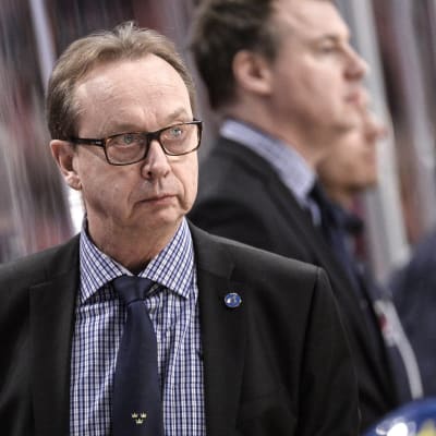Pär Mårts kliver åt sidan, Rikard Grönborg (i bakgrunden) tar över.