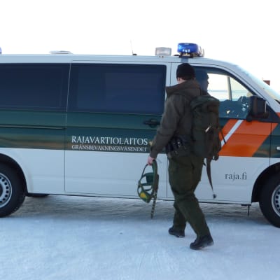 Gränsbevakare vid Vallgrunds sjöbevakningsstation i Korsholm.