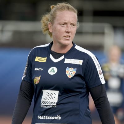 Anna Westerlund på fotbollsplanen.