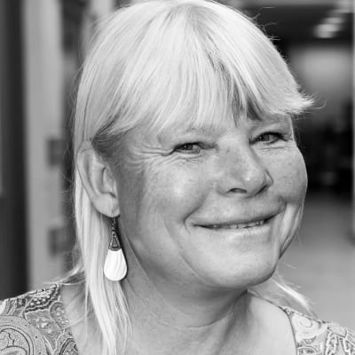 En svartvit porträttbild av den svenska skådespelaren Anki Larsson.