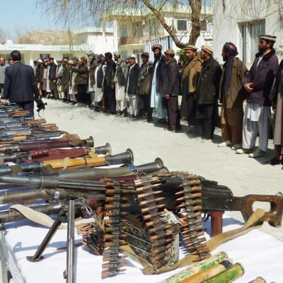 En del medlemmar av Hezb-i-Islami har redan lagt ner sina vapen, som här i provinsen Baghglan år 2010