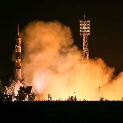 Sojuz-raketen flög på torsdagsmorgonen till den internationella rymdstationen ISS.
