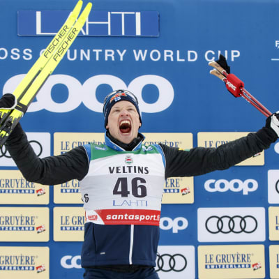 Iivo Niskanen voitti miesten 15 kilometrin perinteisen kilpailun.