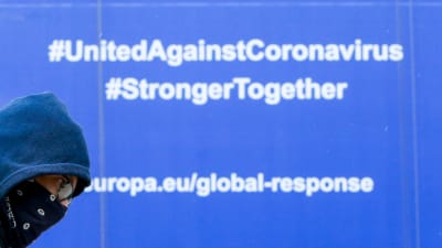 En EU-ledd global videokonferens samlade in 7,4 miljarder euro för utveckling av ett gemensamt coronavaccin. 