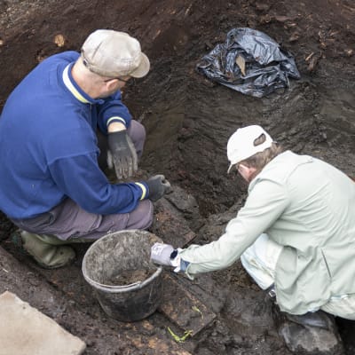 Kaivaukset muinaisjärvellä Humppilassa antoivat runsaan saaliin arkeologeille