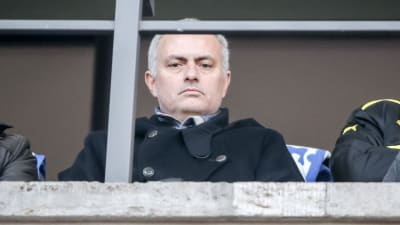 José Mourinho säger att han snart tränar ett lag igen.
