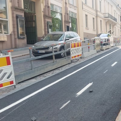 En körfil på Södra Esplanaden har förvandlats till cykelväg.