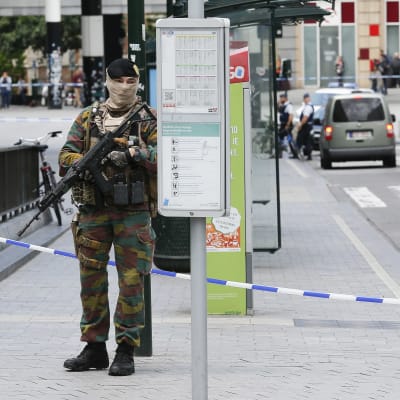 Evakuering av centralstationen efter misstänkt hot i Bryssel 19.6.2016.